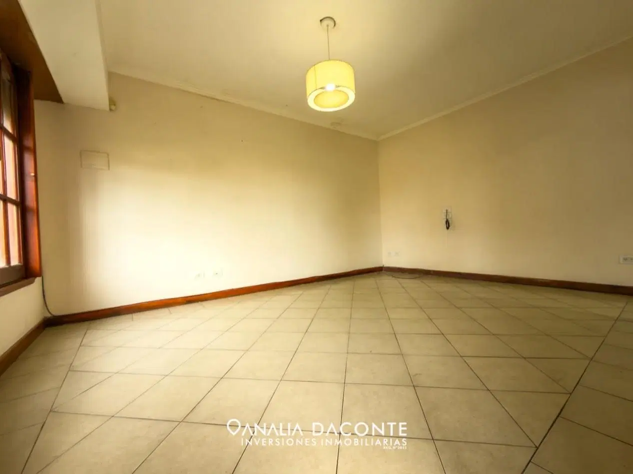 Gran chalet 5 amb con garage, quincho y jardin. Los Pinares 3