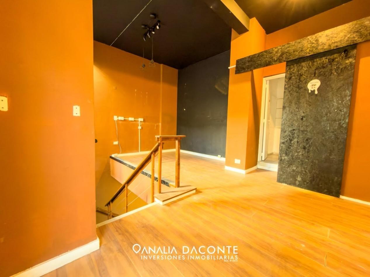 Foto de Local comercial en dos niveles. 80m2. La Perla, imagen 2
