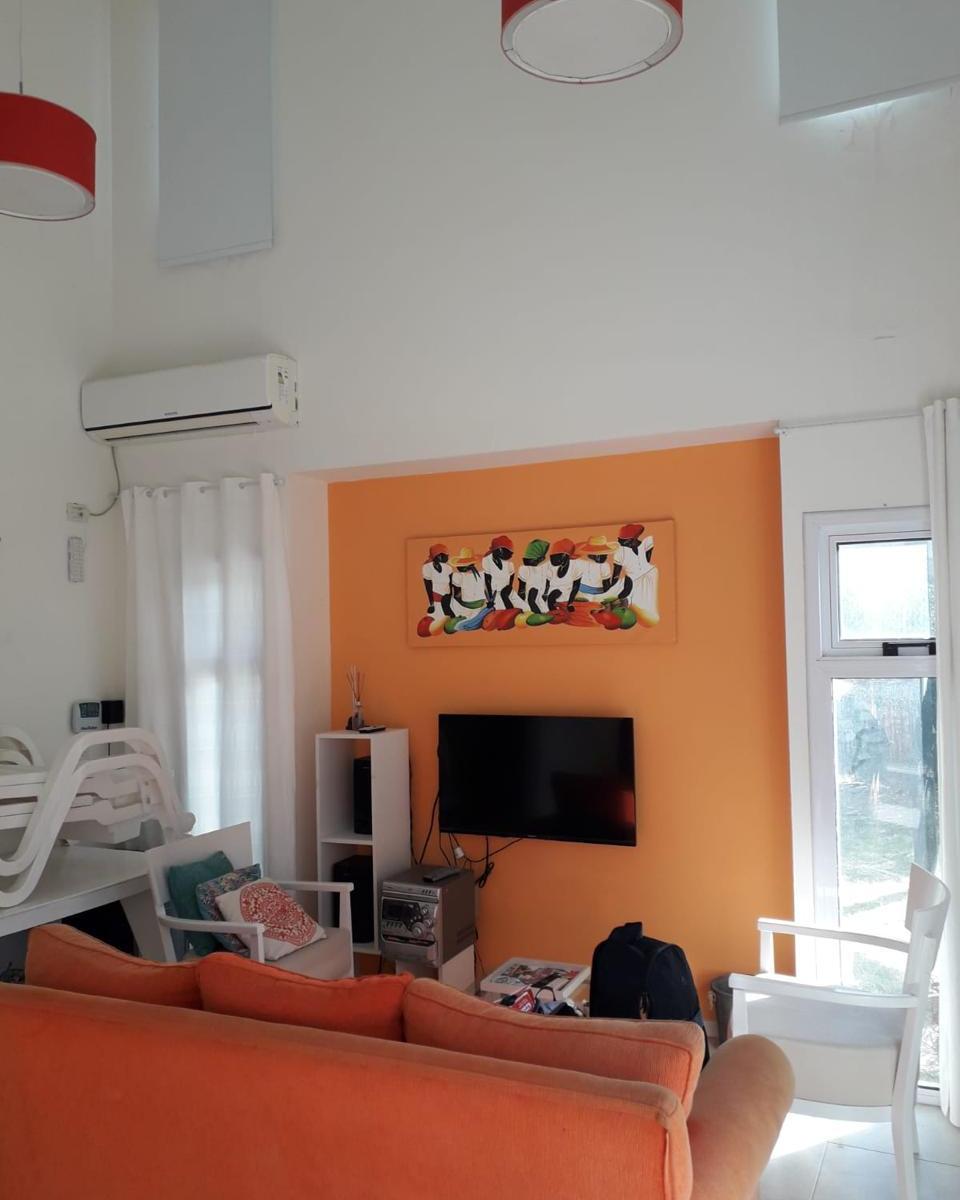 Casa con Pileta Monte del Este 2