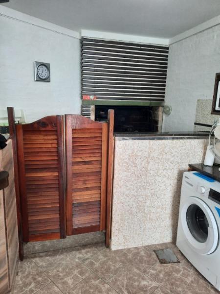 Chalet Impecable en La Florida, a 2 Cuadras del Acceso 5