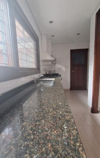 Foto de Chalet todo reciclado de 5 ambientes y 2 cocheras, imagen 5