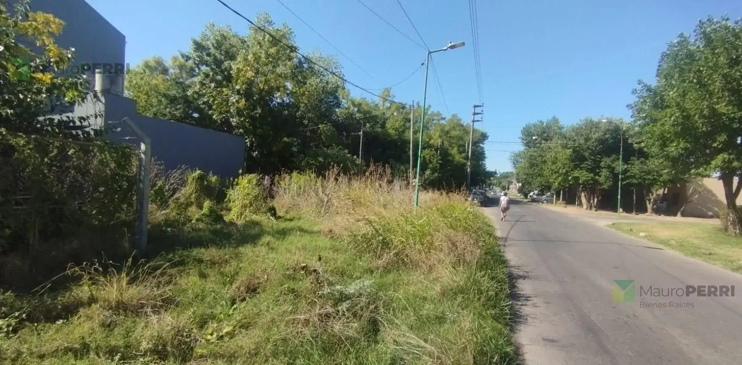 Terreno sobre asfalto calle 144 y 49 4