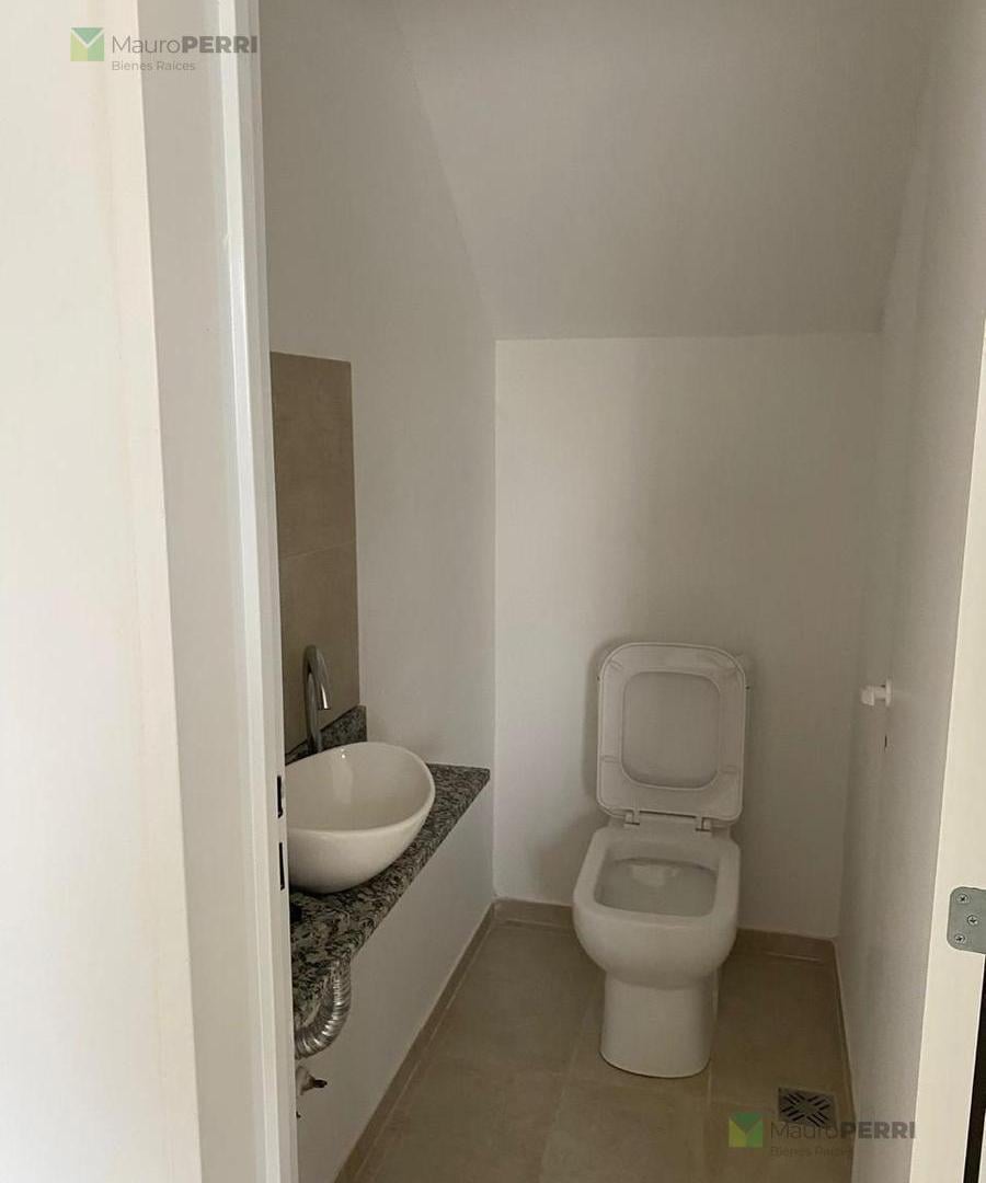 Duplex en alquiler 3 dormitorios en Lisandro olmos La Plata