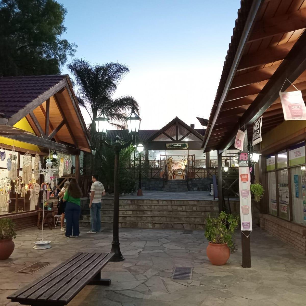 Galería Comercial Venta Exclusiva: 14 Locales Depto - Capilla del Monte - Córdoba 4