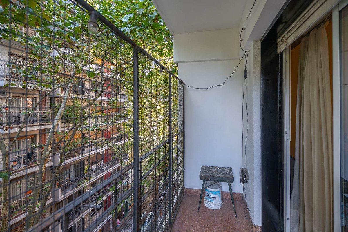 Venta 5 Ambientes con Dependencia y Balcón Flores 5