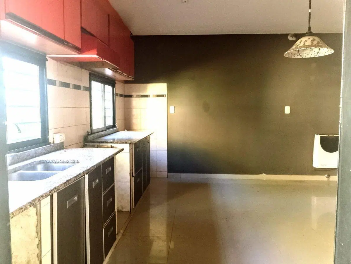 venta casa Berazategui cochera 5