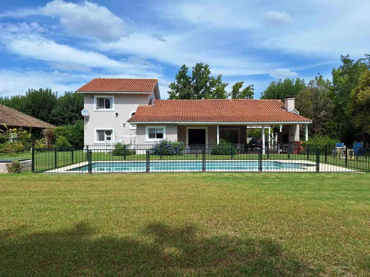 VENTA CASA 5 AMB CLUB DE CAMPO LOS PUENTES LUJAN 4