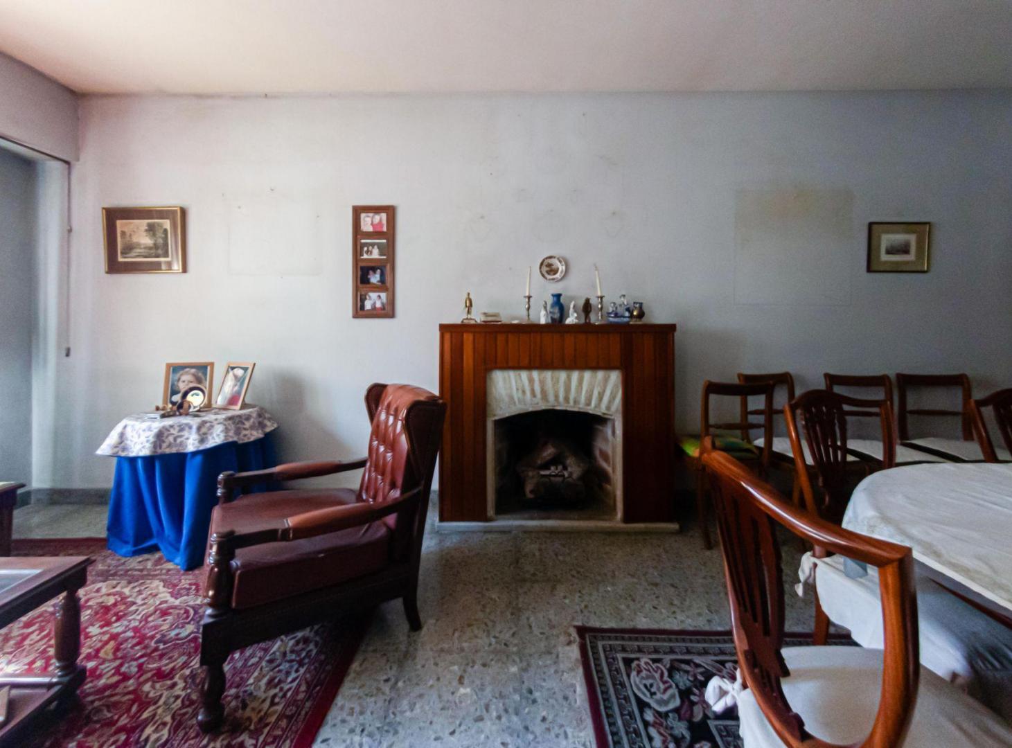 CASA 5 AMB VENTA SAENZ PEÑA CON GARAGE Y PARQUE
