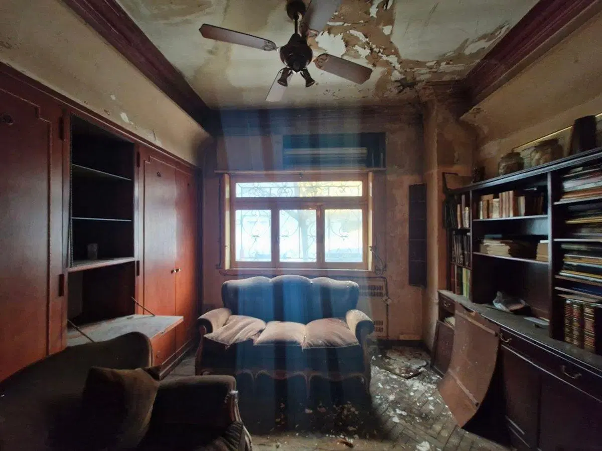 VENTA casa a refaccionar TRES ARROYOS 2800 4