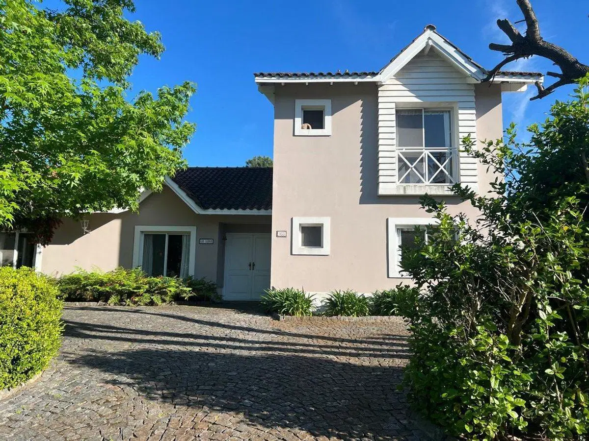 VENTA CASA 5 AMB CLUB DE CAMPO LOS PUENTES LUJAN 3