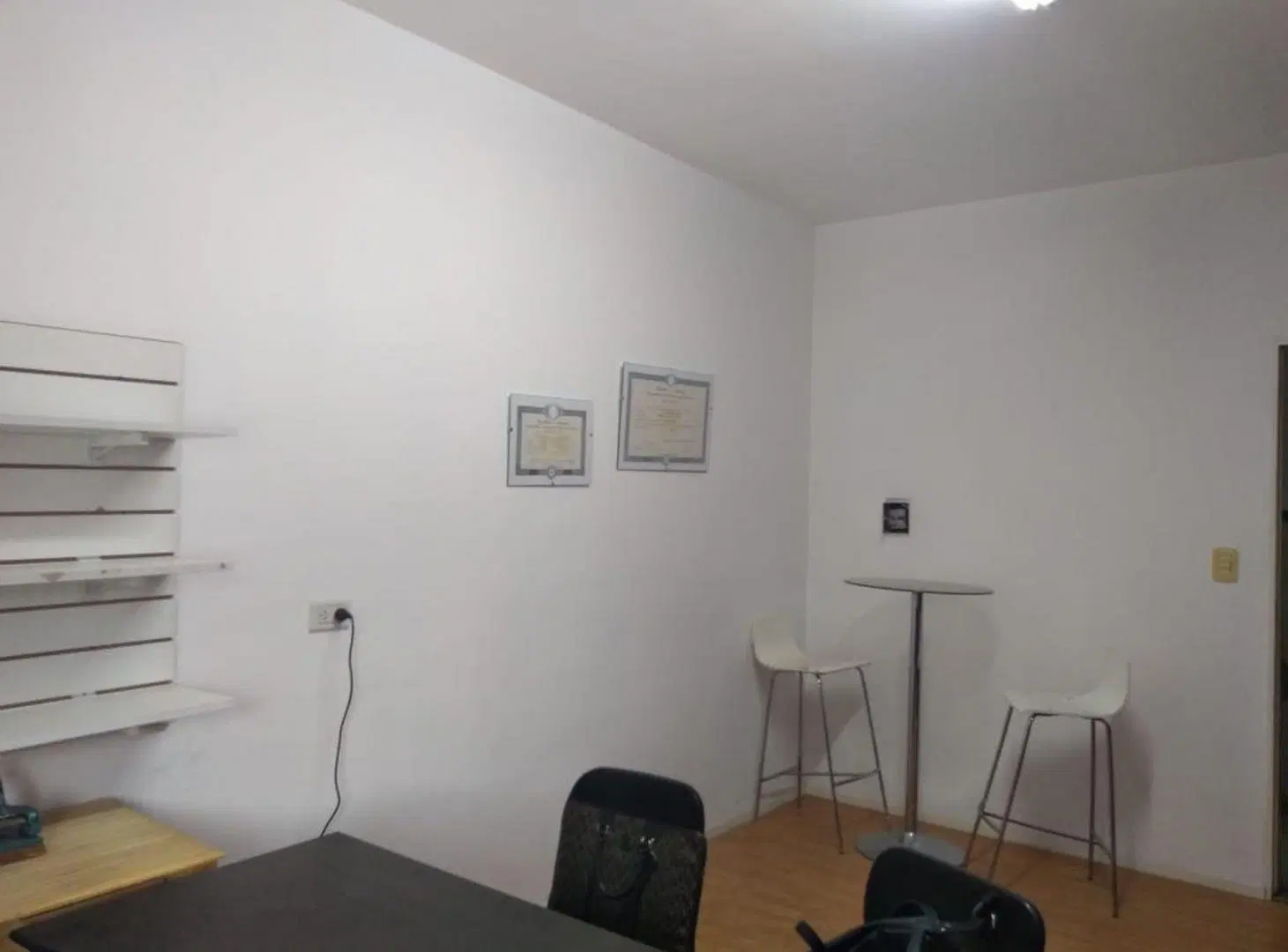 Oficina en Alquiler Morón 4
