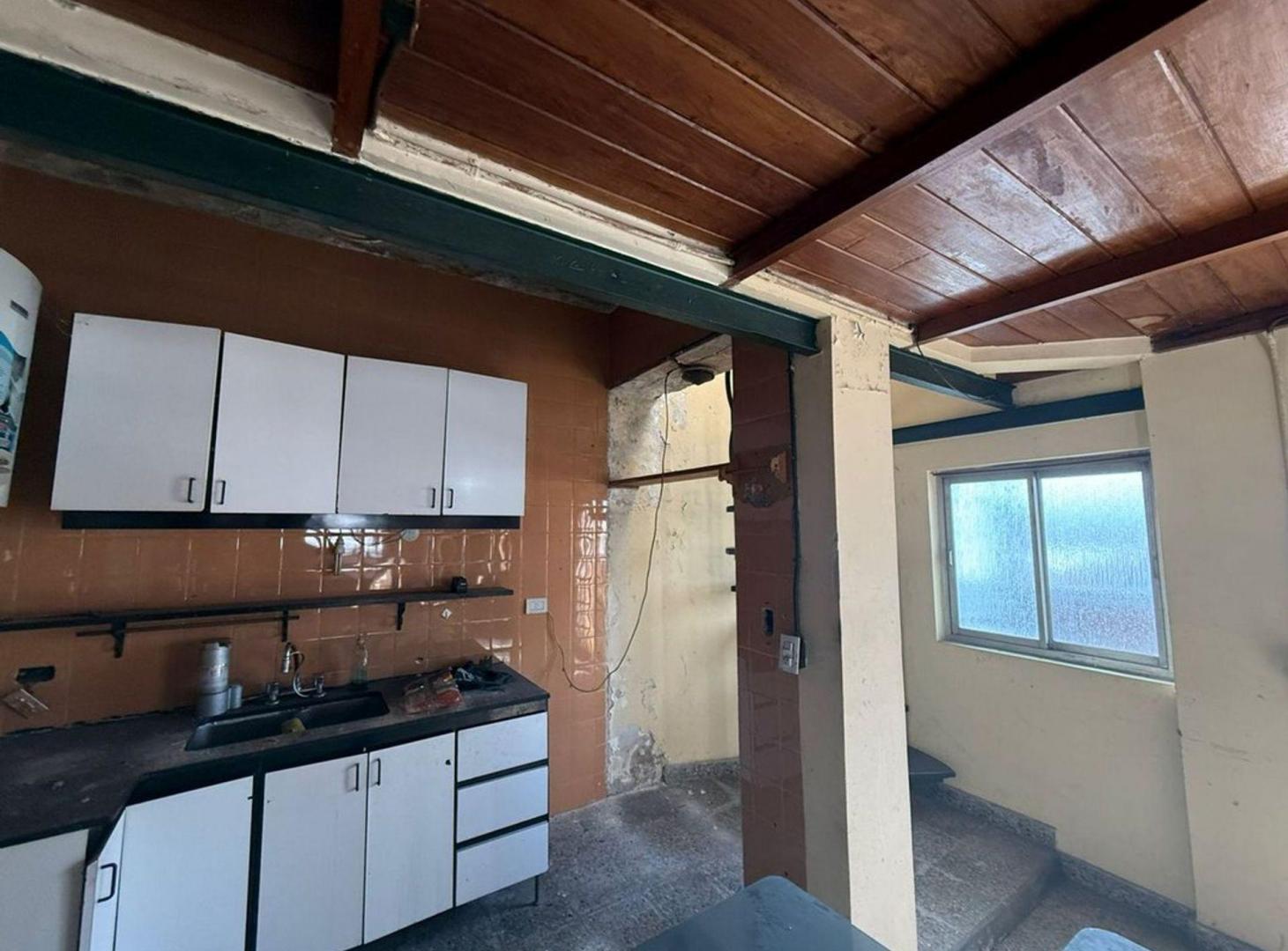 Foto de VENTA PH 4 AMBIENTES FLORESTA, imagen 2