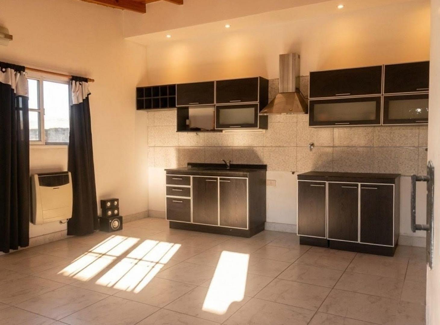 Foto de casa 8 amb cochera doble QUILMES, imagen 2