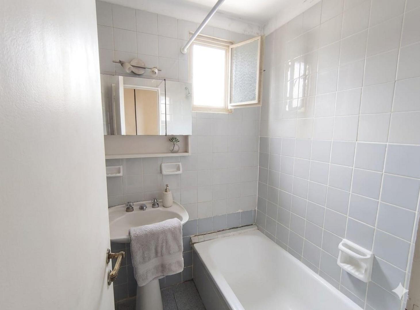 Foto de VENTA Depto 2Amb muy luminoso Balvanera, imagen 4