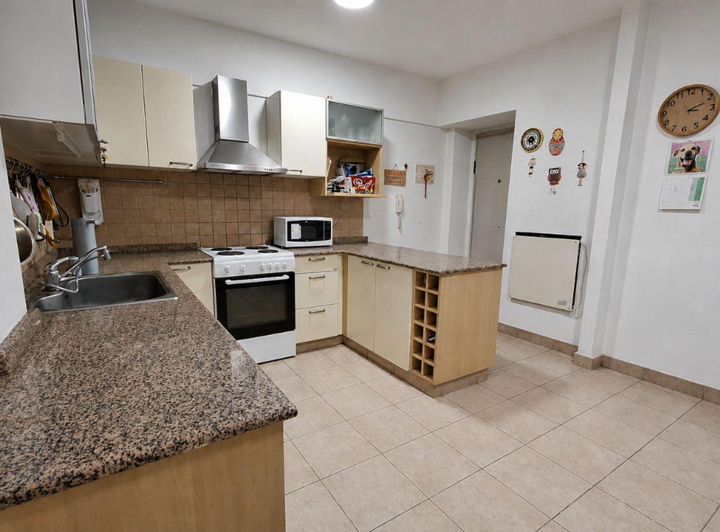 Foto de VENTA DEPTO CABALLITO 4 AMB DEP COCHERA BALCON, imagen 1
