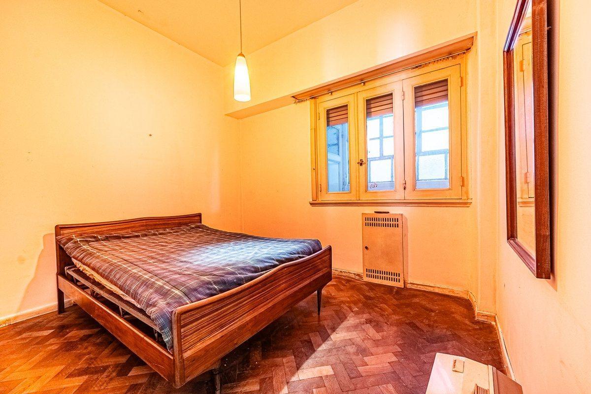 Foto de VENTA DEPTO 3 AMBIENTES CON BALCON FLORES, imagen 2