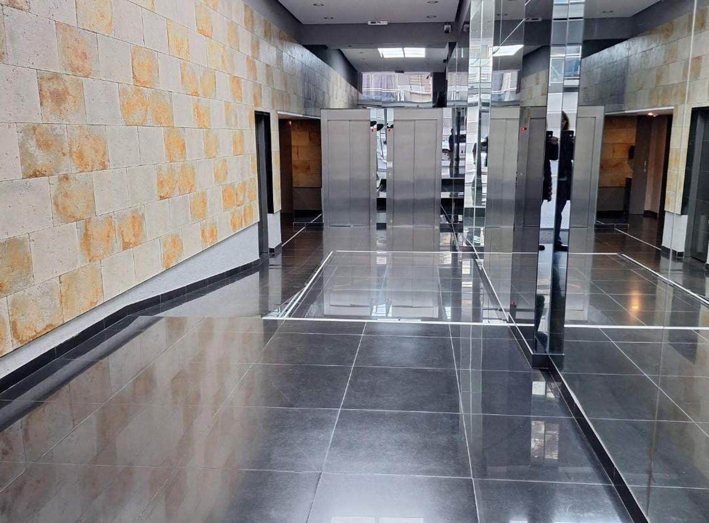 Foto de COCHERA CUBIERTA EN VENTA EDIFICIO VILLA URQUIZA, imagen 5