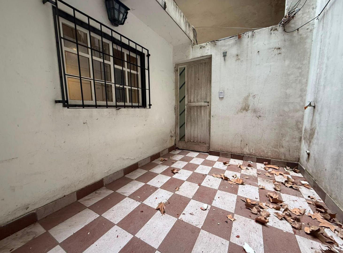 Foto de VENTA PH 2 amb con patio en Palermo para Reciclar, imagen 5