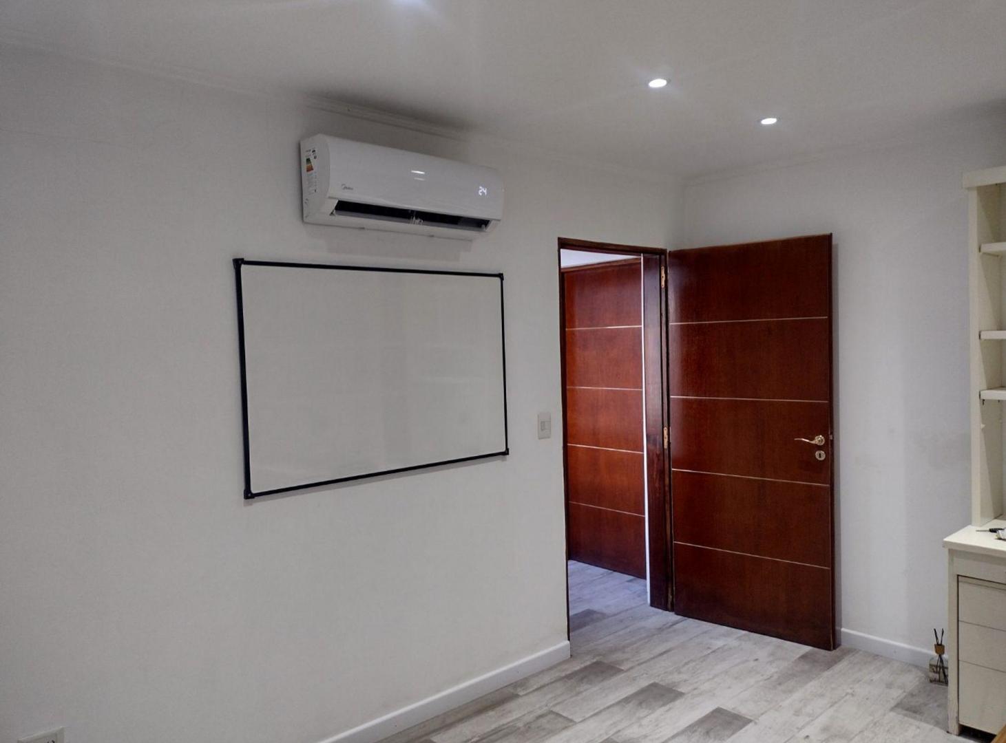 Foto de Venta casa en Mercedes Renovada Impecable, imagen 5