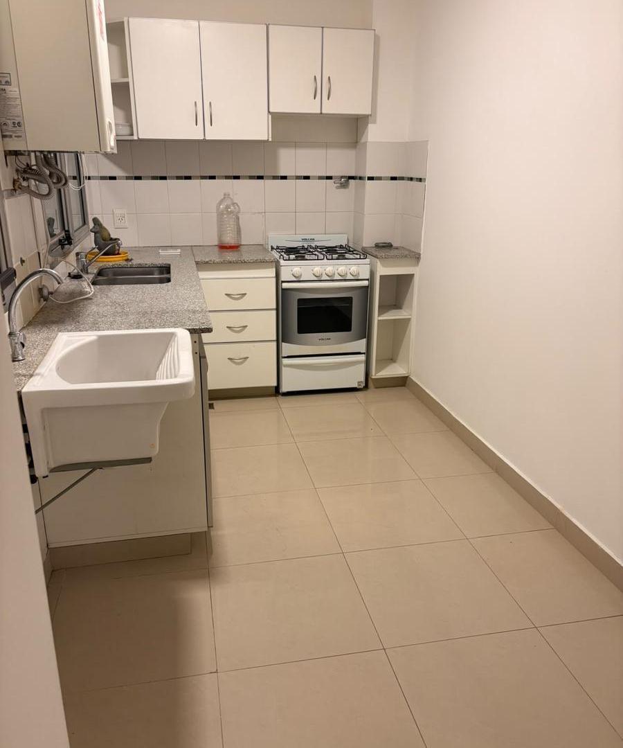 Foto de Departamento Amplio 2 dormitorios con Cochera y balcón, imagen 2
