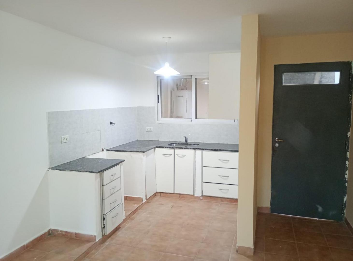 Foto de DEPARTAMENTO 2 DORMITORIOS- ARAUCANOS 900, PISO 1° CINCO SALTOS, imagen 3