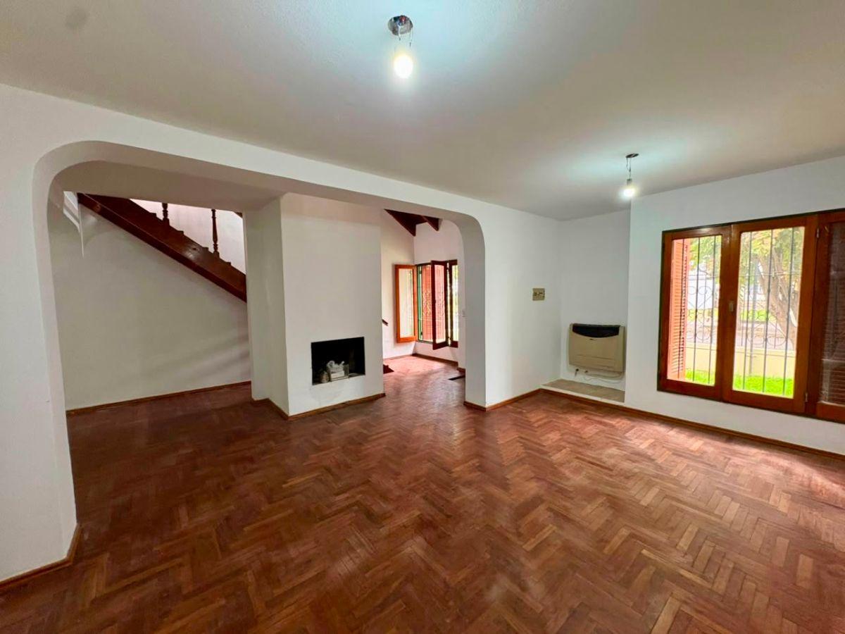 Foto de Casa 4 Dormitorios Barrio Poeta Lugones 291m2, imagen 1