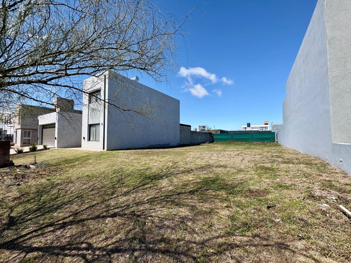 Foto de VENTA LOTE DOCTA BOULEVARD FRENTE ESPACIO VERDE 360 m² APTO DUPLEX, imagen 3