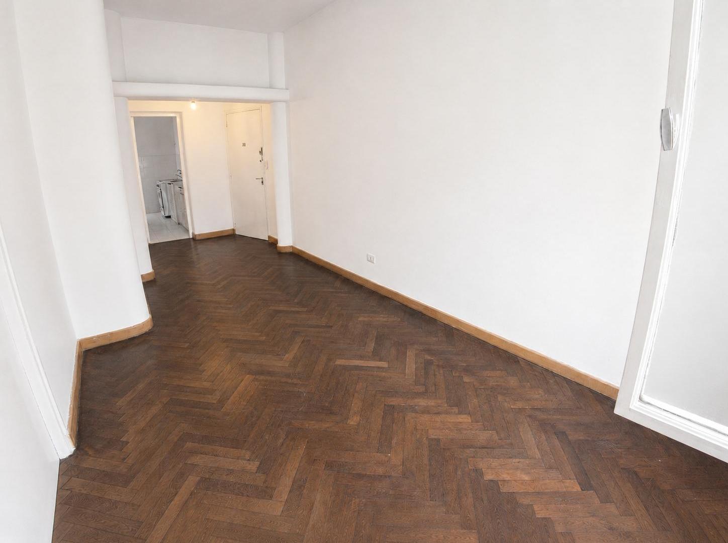 Foto de DEPARTAMENTO EN VENTA 2 DORMITORIOS Y PATIO!!! CENTRO!!, imagen 2
