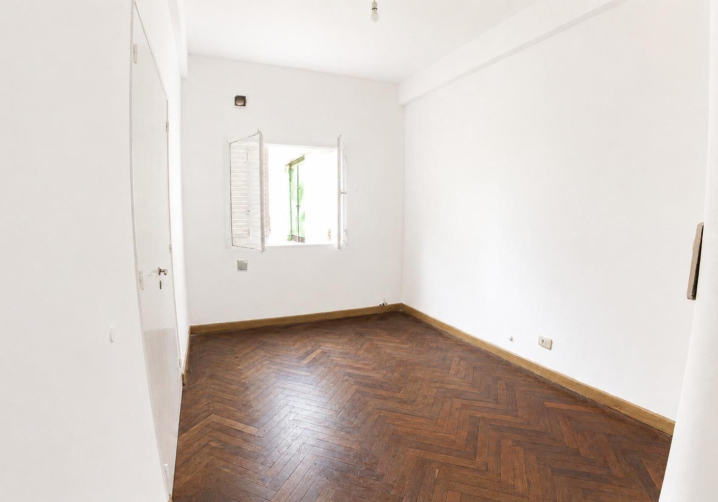 Foto de DEPARTAMENTO EN VENTA 2 DORMITORIOS Y PATIO!!! CENTRO!!, imagen 4
