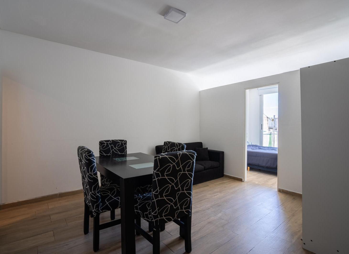 Dos ambientes con balcón y amenities en alquiler temporario en Caballito