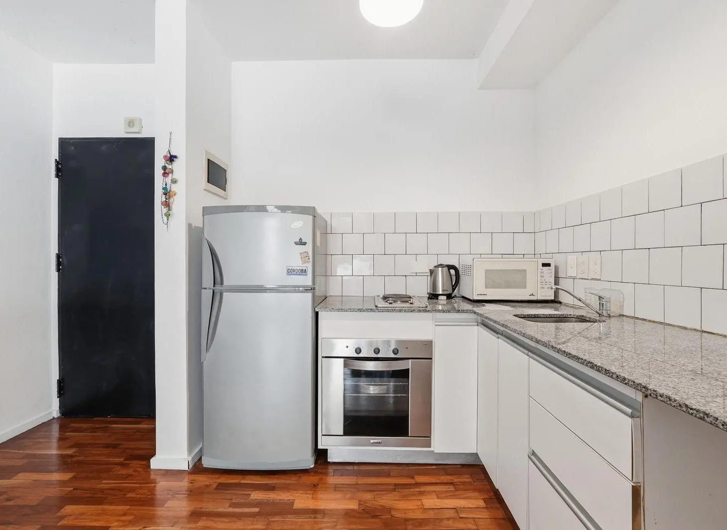 Alquiler temporario monoambiente con balcón y pileta en Saavedra 1