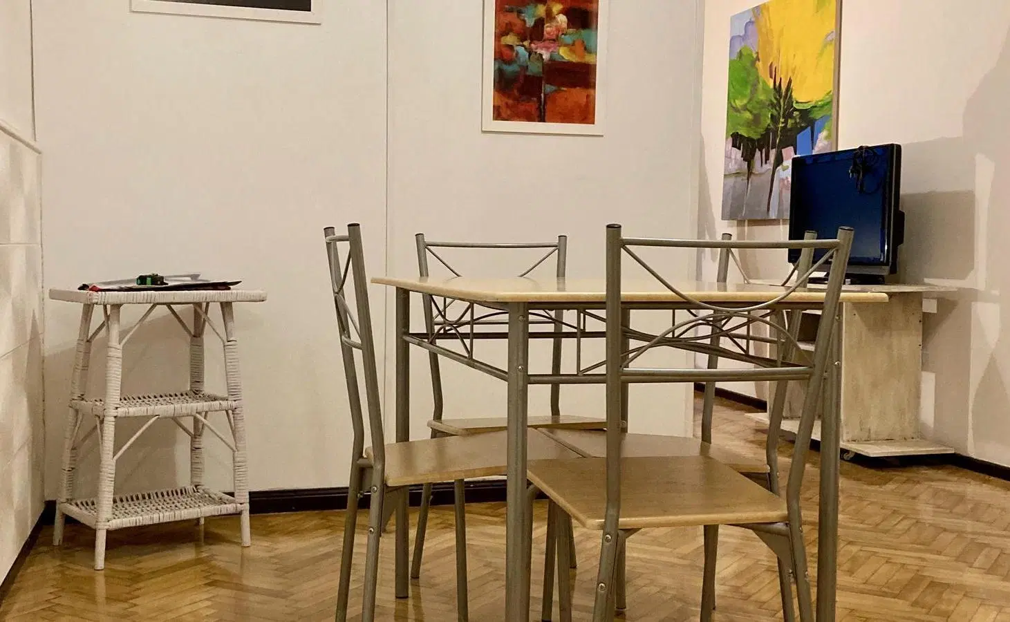 Monoambiente amoblado con balcón en alquiler temporario en Balvanera 2