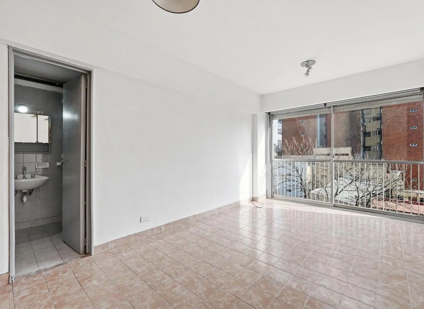 Departamento monoambiente en venta con mucha luminosidad 4