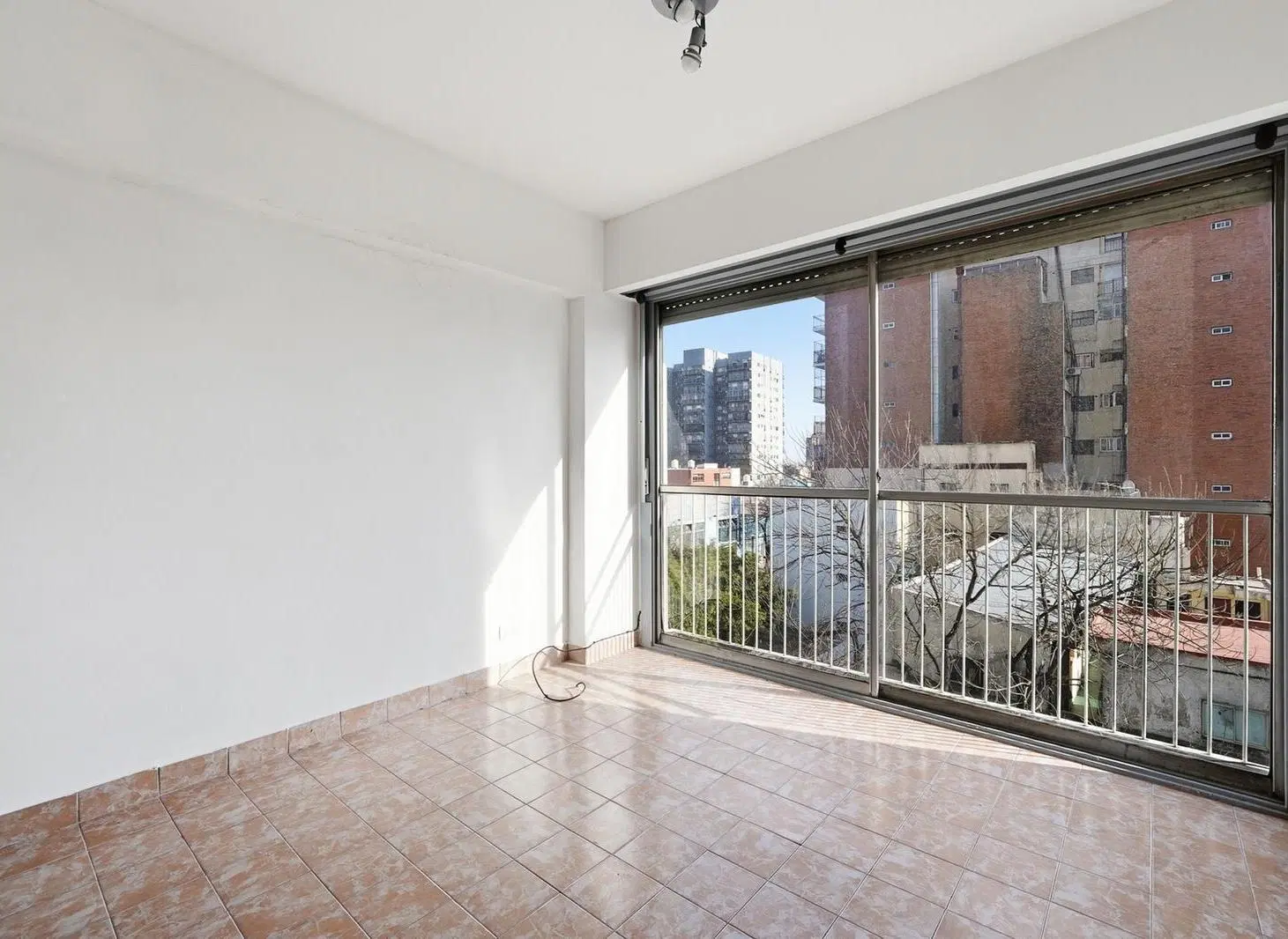 Departamento monoambiente en venta con mucha luminosidad 3