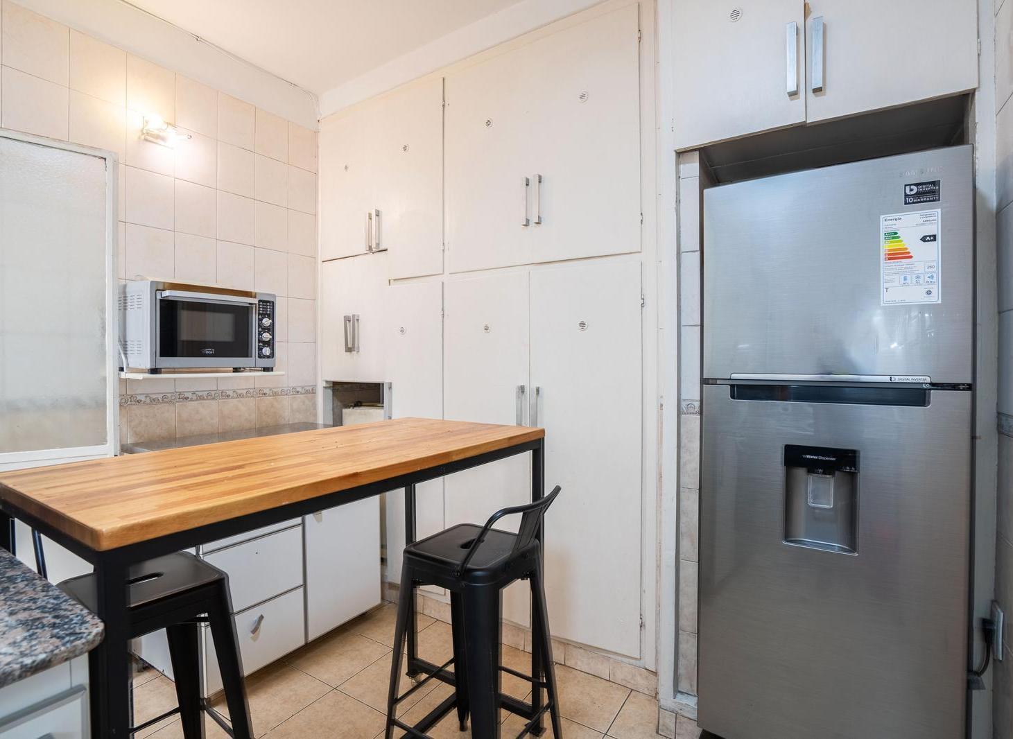 Foto de Departamento de 5 ambientes más dependencia en venta en Caballito, imagen 4