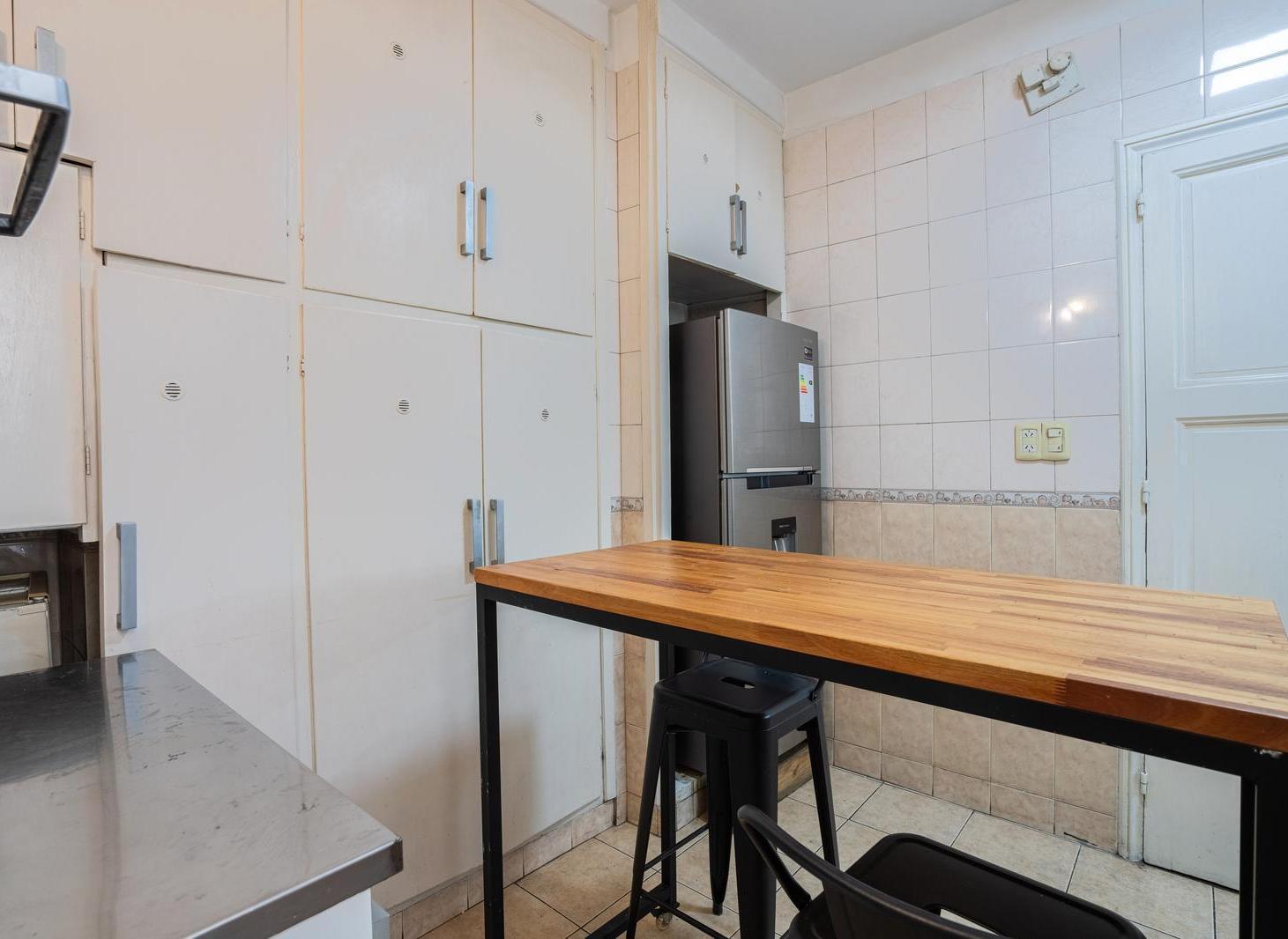 Foto de Departamento de 5 ambientes más dependencia en venta en Caballito, imagen 5