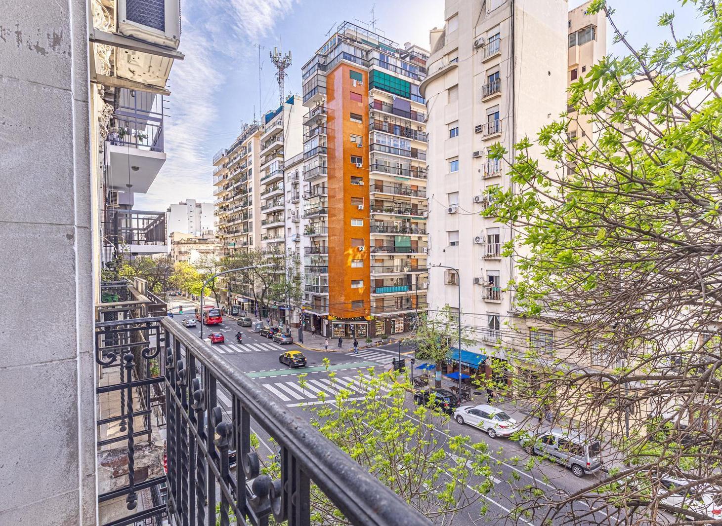 Foto de Departamento de 7 ambientes Apto Profesional en venta en Almagro, imagen 2