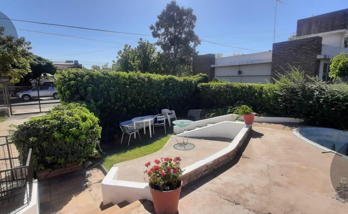 Venta de Casa + Dpto en B° Los Alamos (Ex B° Rosauer) 2