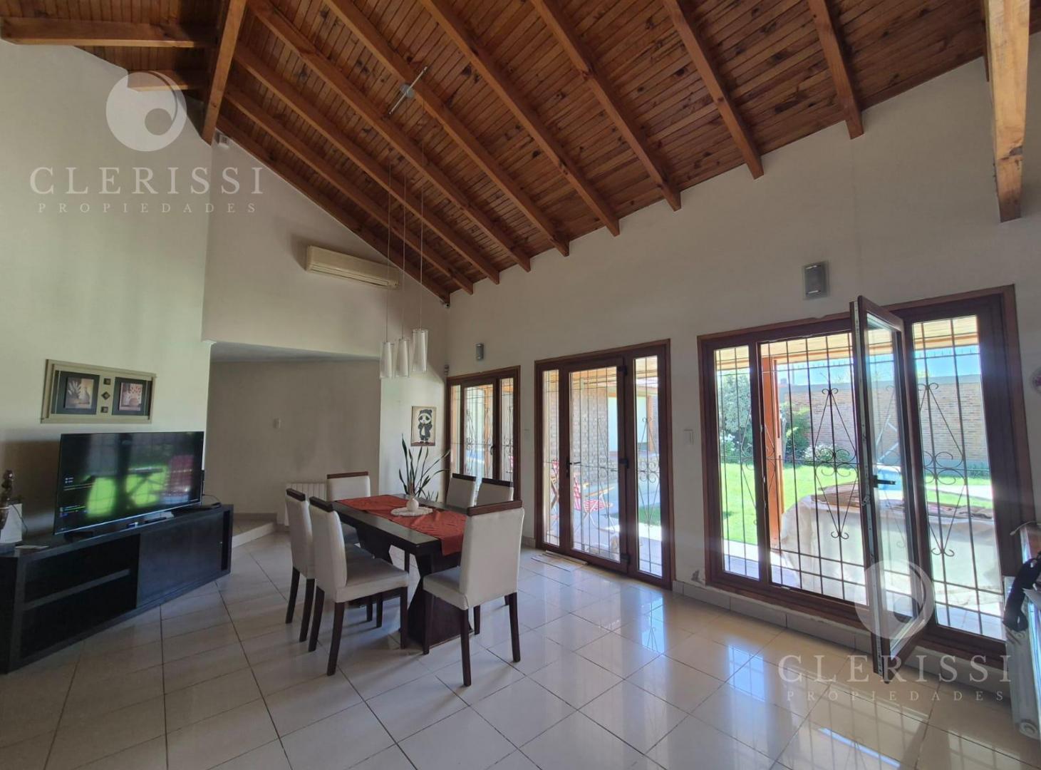 Venta de casa 4 dorm. B° Flamingo APTA CREDITO!!!