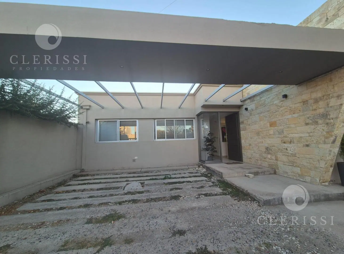 Venta de casa 2 Dorm. B° Rosauer - Cipolletti - Apto Credito 4