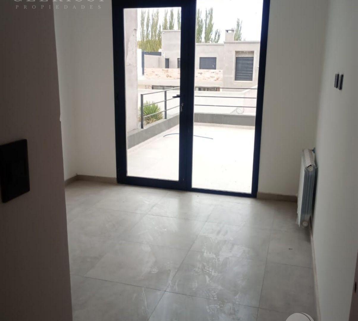 Foto de Venta de Duplex 3 Dorm. Apto Crédito en B° Los Platanos - Cipolletti, imagen 3