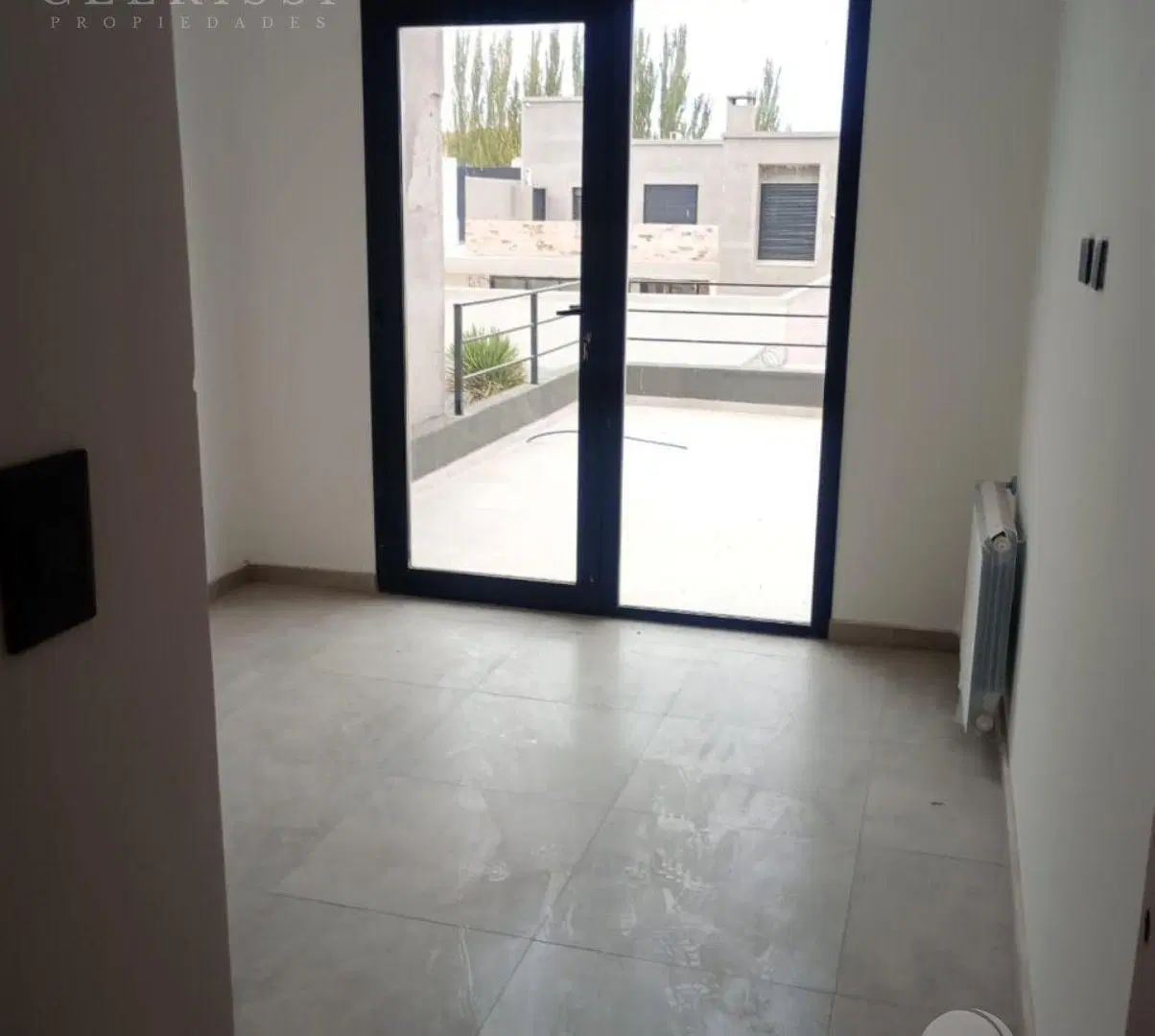 Venta de Duplex 3 Dorm. Apto Crédito en B° Los Platanos - Cipolletti 3