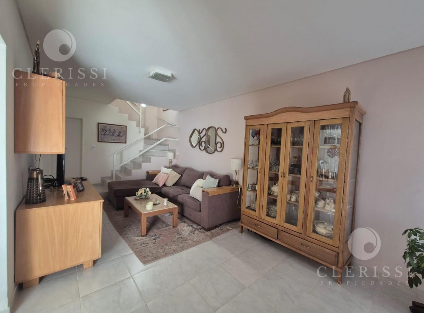Foto de Venta de dúplex 2 dorm. en B° Alanís (centro) - Cipolletti, imagen 2