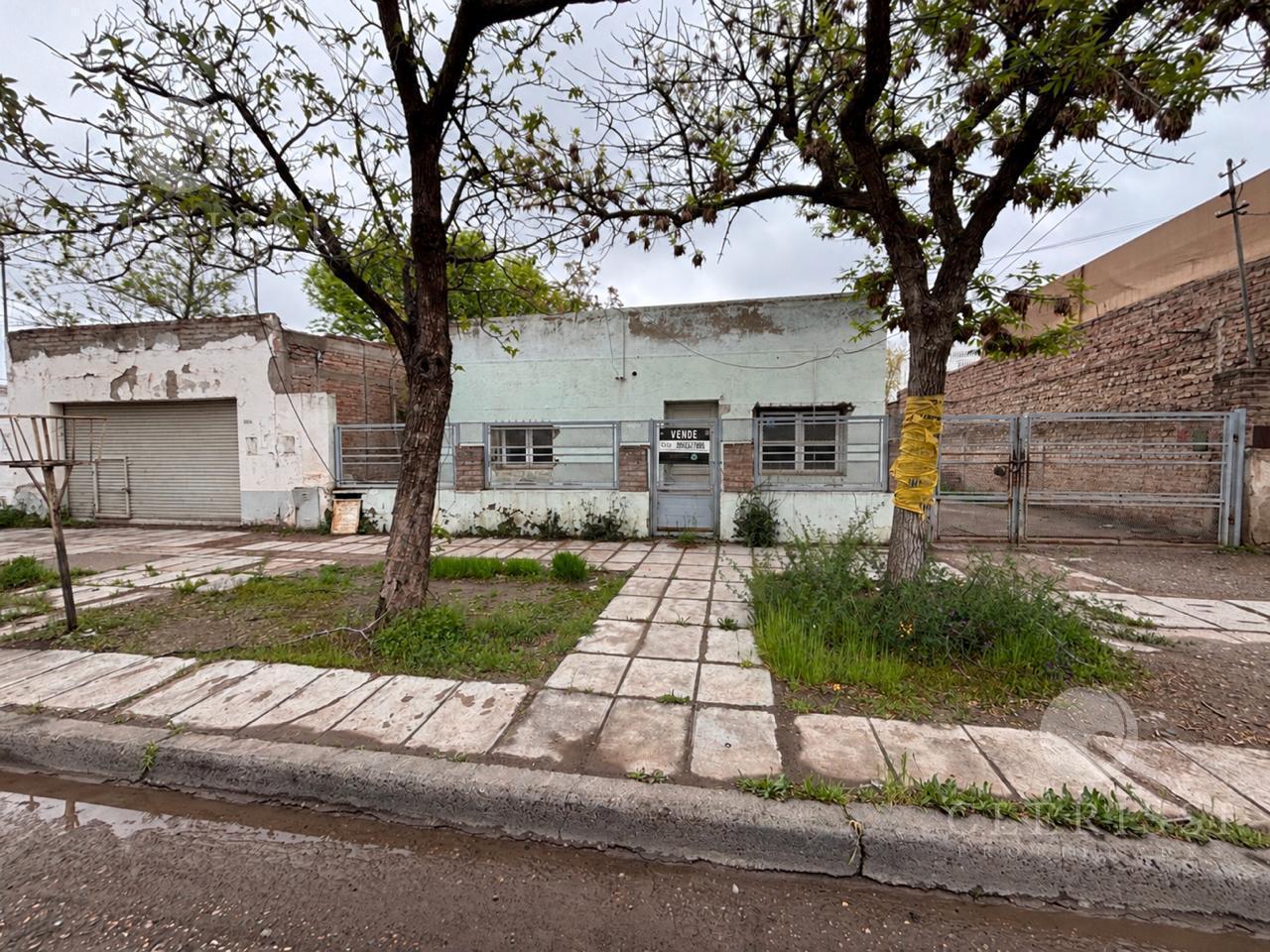 Foto de Casa en Venta con tres construcciones y local , ideal para reciclar, imagen 1