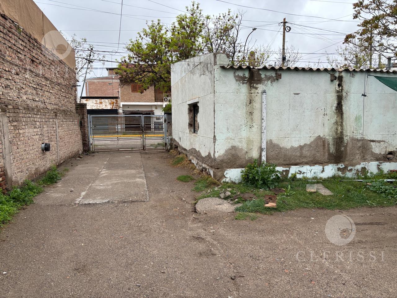 Foto de Casa en Venta con tres construcciones y local , ideal para reciclar, imagen 5