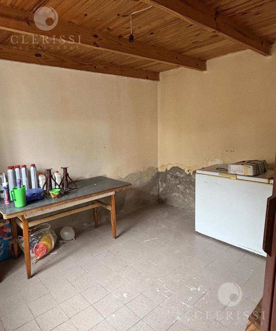 Foto de Casa en Venta con tres construcciones y local , ideal para reciclar, imagen 2