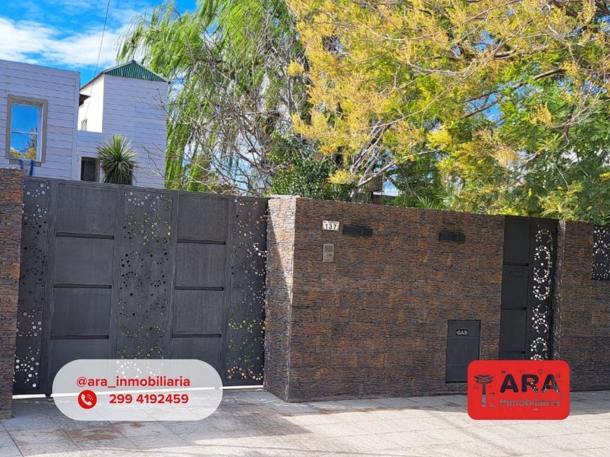 Foto de Casa a la venta en Neuquén Capital, imagen 2