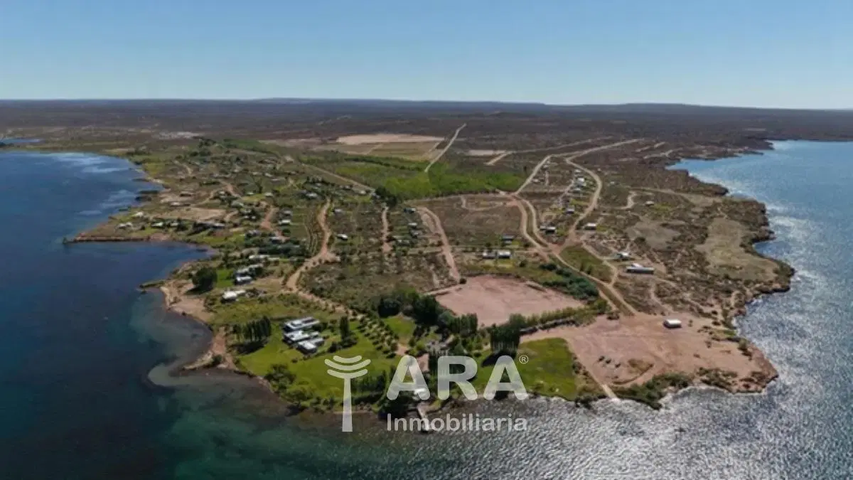 CASA EN BARRIO LA PENINSULA - NEUQUEN 1