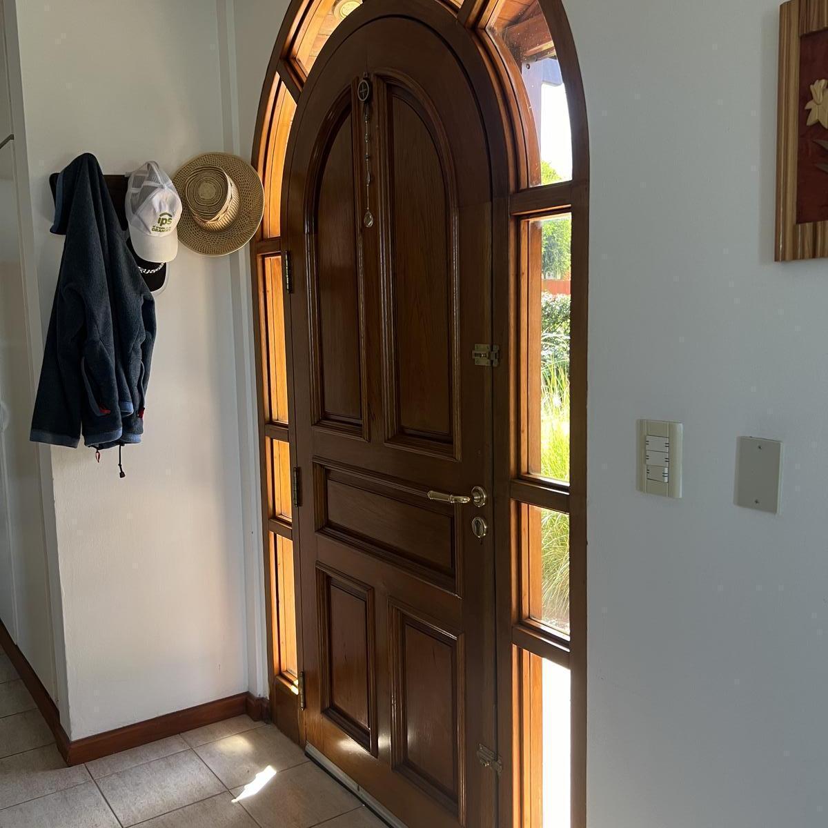 Venta - Casa con Pileta - Barrio Los Estribos 3