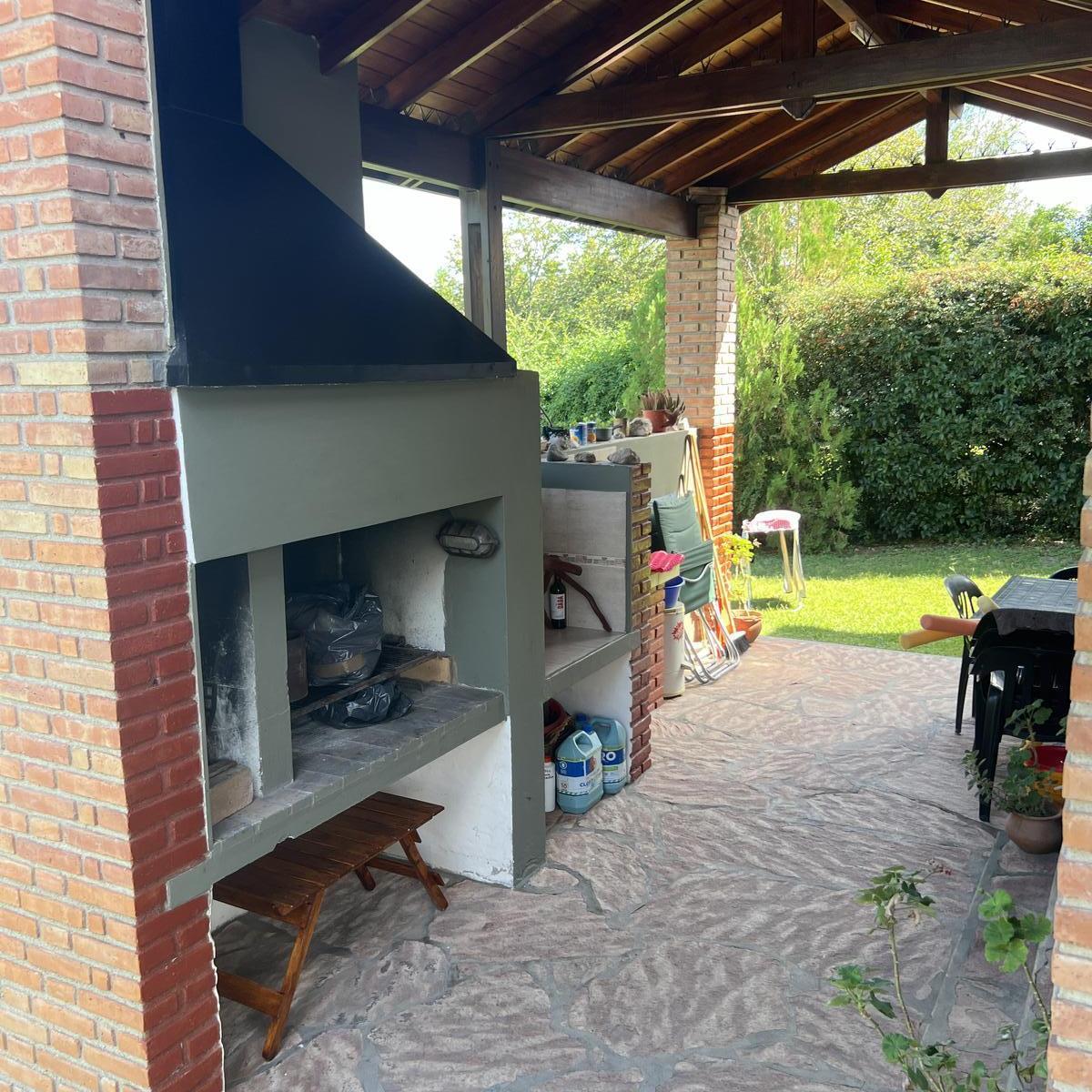 Venta - Casa con Pileta - Barrio Los Estribos 2